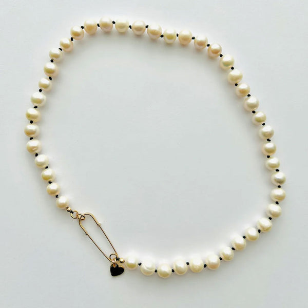 PEARL PIN NECKLACE